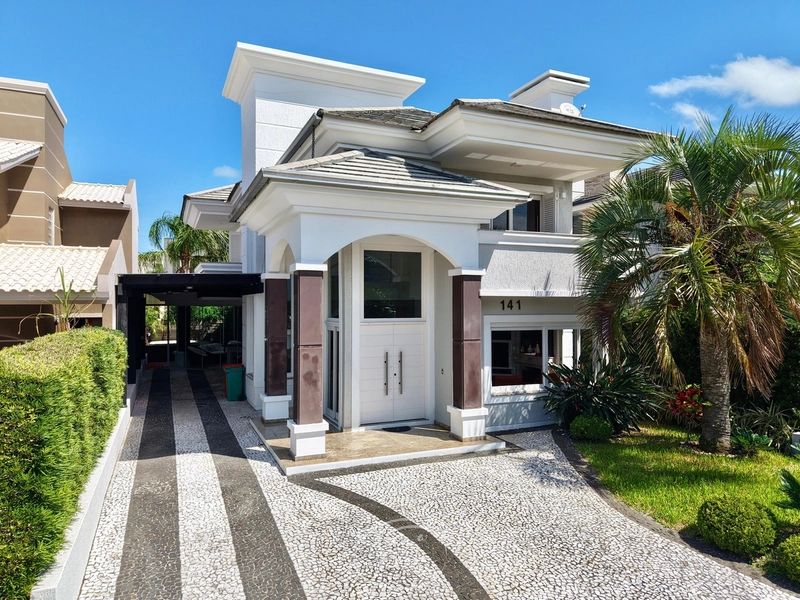 Casa mobiliada no Condado de Capão com 3 dormitórios: 1ª foto da galeria de imagens do imóvel