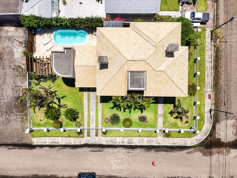 SOBRADO DE ESQUINA  EM ATLANTIDA: 8ª foto da galeria de imagens do imóvel