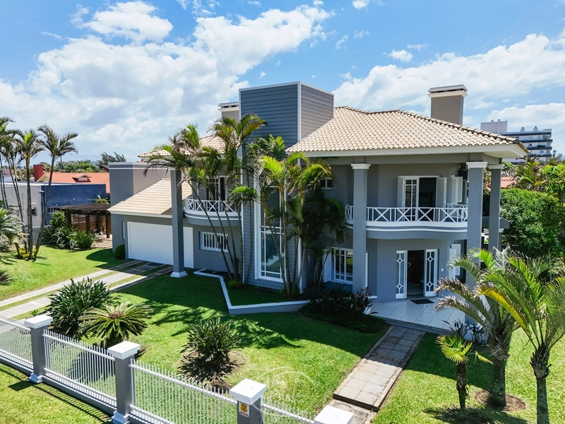 SOBRADO DE ESQUINA  EM ATLANTIDA: 2ª foto da galeria de imagens do imóvel