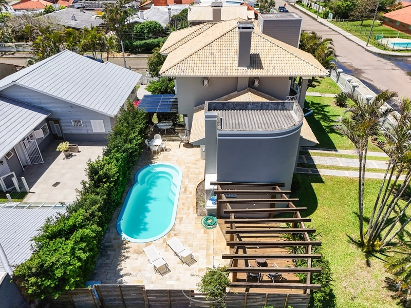SOBRADO DE ESQUINA  EM ATLANTIDA: 6ª foto da galeria de imagens do imóvel