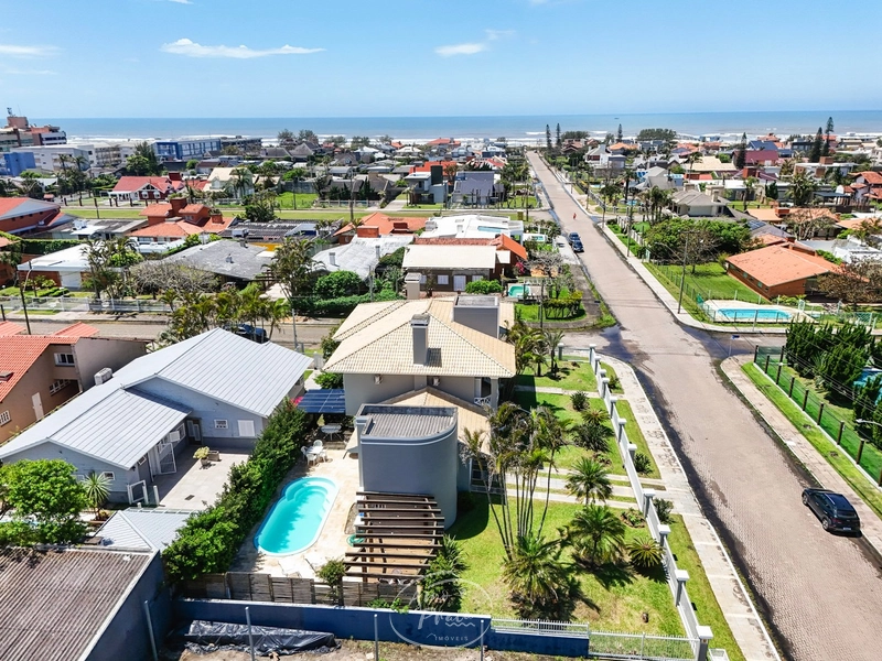 SOBRADO DE ESQUINA  EM ATLANTIDA: 5ª foto da galeria de imagens do imóvel