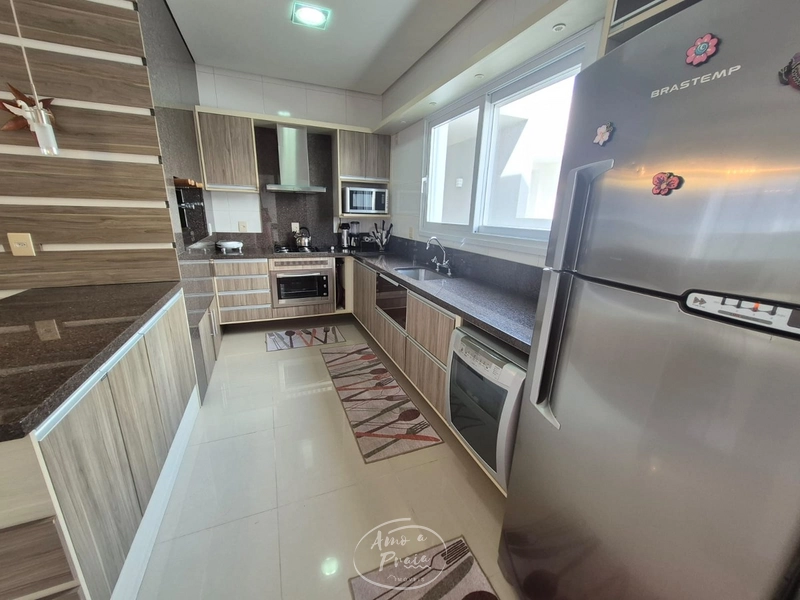 BELÍSSIMA RESIDÊNCIA NO CONDOMÍNIO CONDADO DE CAPÃO: 2ª foto da galeria de imagens do imóvel