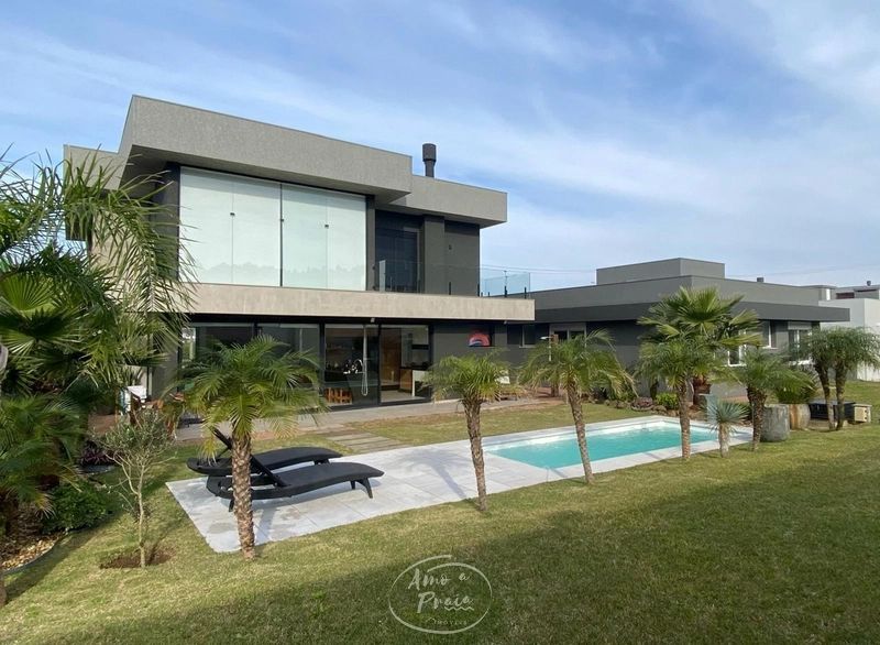 Sobrado de Alto Padrão com Arquitetura Imponente: 4ª foto da galeria de imagens do imóvel