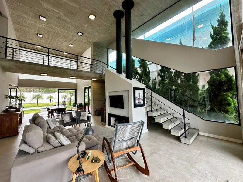 Sobrado de Alto Padrão com Arquitetura Imponente: 11ª foto da galeria de imagens do imóvel