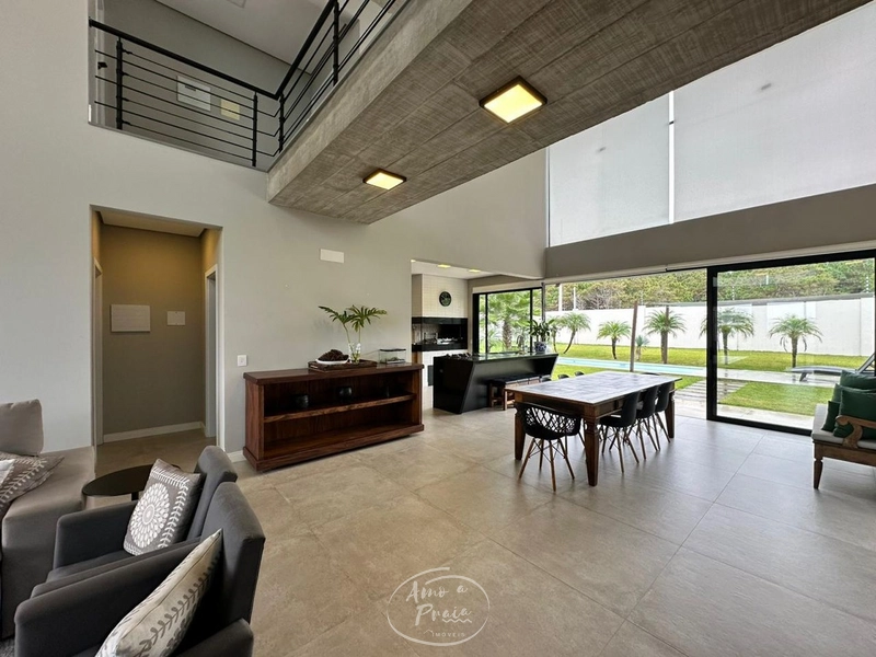 Sobrado de Alto Padrão com Arquitetura Imponente: 13ª foto da galeria de imagens do imóvel