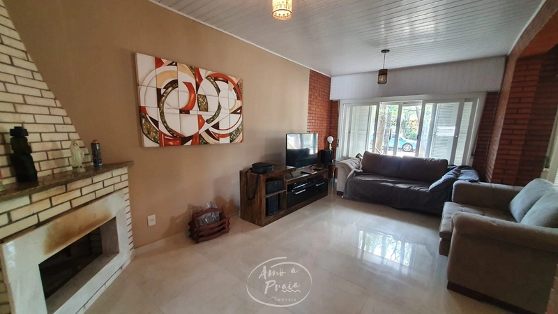 Casa com 4 dormitórios no Centro de Atlântida: 3ª foto da galeria de imagens do imóvel