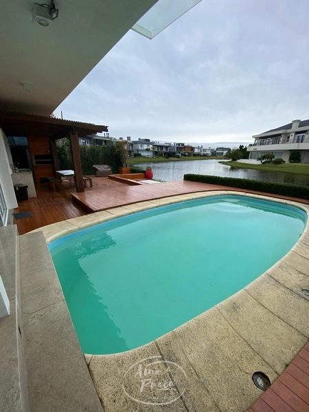 Casa alto padrão – frente norte: 24ª foto da galeria de imagens do imóvel