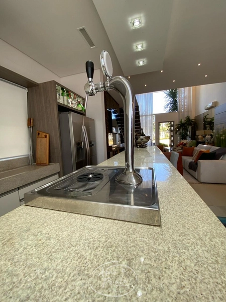 Casa alto padrão – frente norte: 20ª foto da galeria de imagens do imóvel