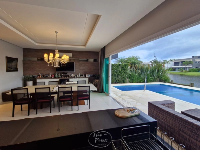 CASA NA ENSEADA: 19ª foto da galeria de imagens do imóvel