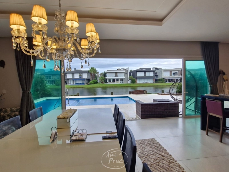 CASA NA ENSEADA: 14ª foto da galeria de imagens do imóvel