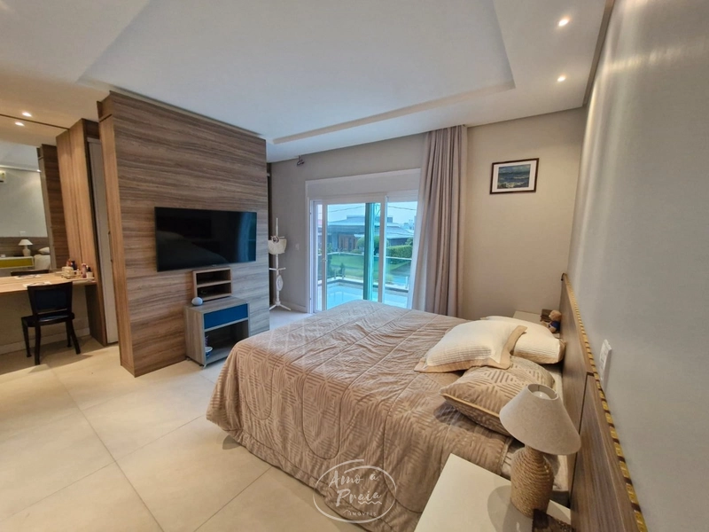 CASA NA ENSEADA: 49ª foto da galeria de imagens do imóvel