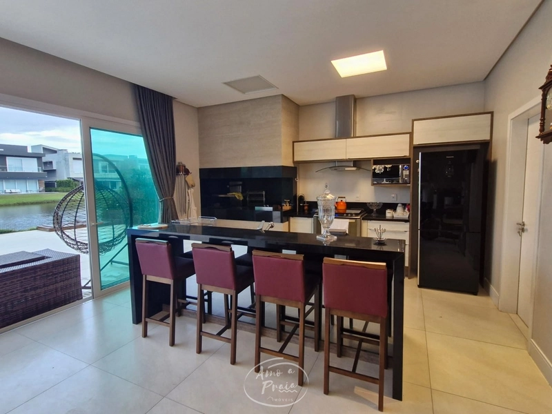 CASA NA ENSEADA: 15ª foto da galeria de imagens do imóvel