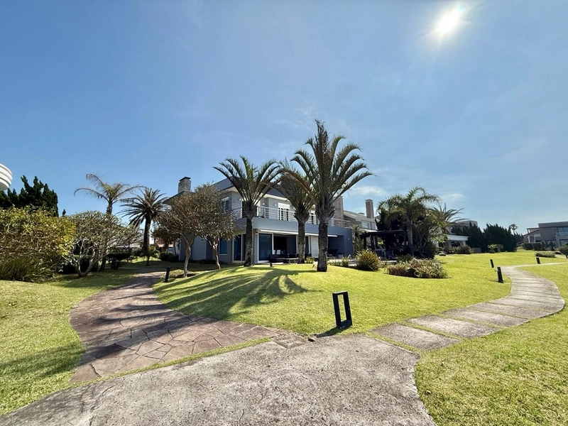 Casa beira-lago com 5 suítes no Condomínio Las Dunas em Xangri-Lá: 46ª foto da galeria de imagens do imóvel