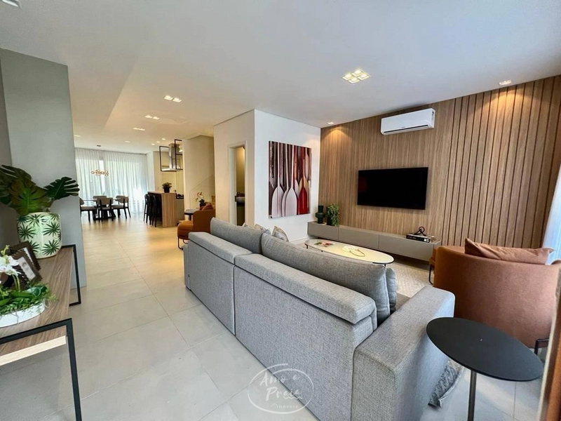 CASA COM 4 DORMITÓRIOS MOBILIADA E DECORADA  NO CONDOMÍNIO MURANO: 1ª foto da galeria de imagens do imóvel