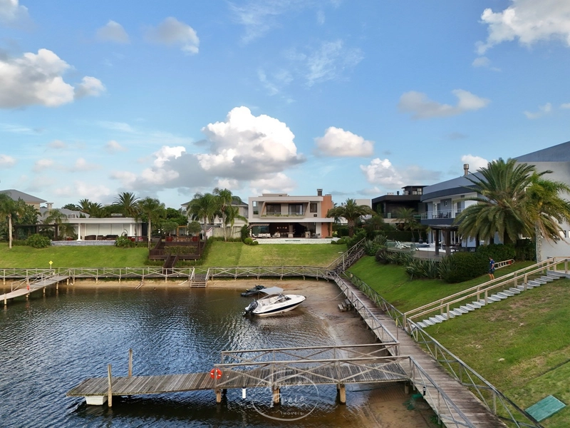 Residência de Alto Luxo com Vista Espetacular para a Marina: 4ª foto da galeria de imagens do imóvel