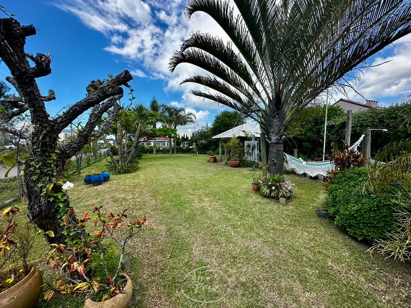 Casa com 2 terrenos e 2 residências em Rainha do Mar: 2ª foto da galeria de imagens do imóvel