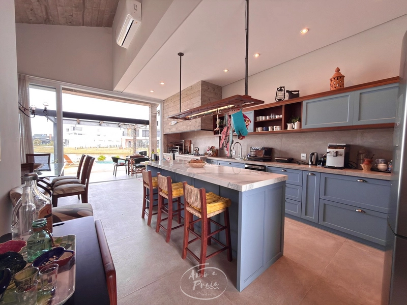Casa no Condomínio Riviera com 4 suítes e 250 m²: 8ª foto da galeria de imagens do imóvel