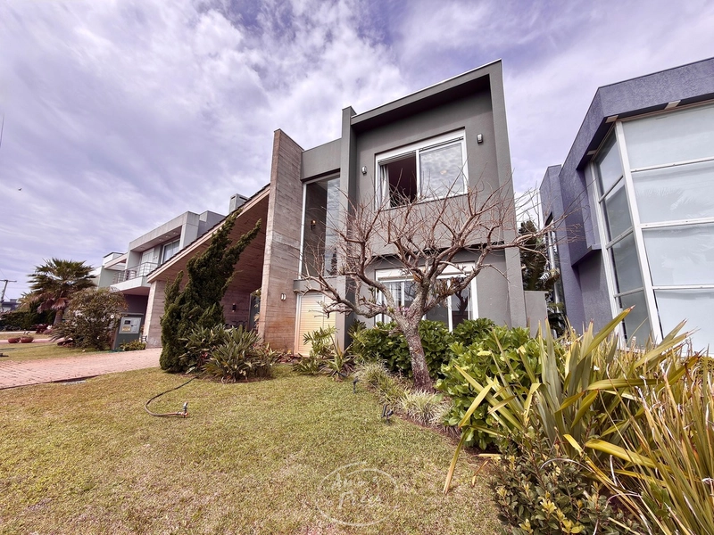 Casa no Condomínio Riviera com 4 suítes e 250 m²: 3ª foto da galeria de imagens do imóvel
