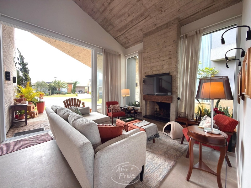Casa no Condomínio Riviera com 4 suítes e 250 m²: 9ª foto da galeria de imagens do imóvel