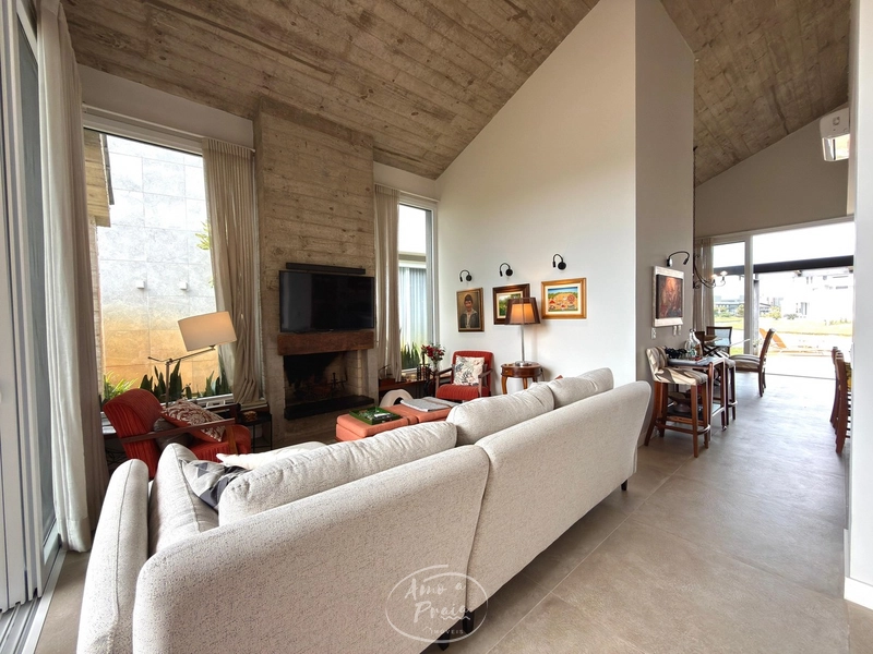 Casa no Condomínio Riviera com 4 suítes e 250 m²: 5ª foto da galeria de imagens do imóvel