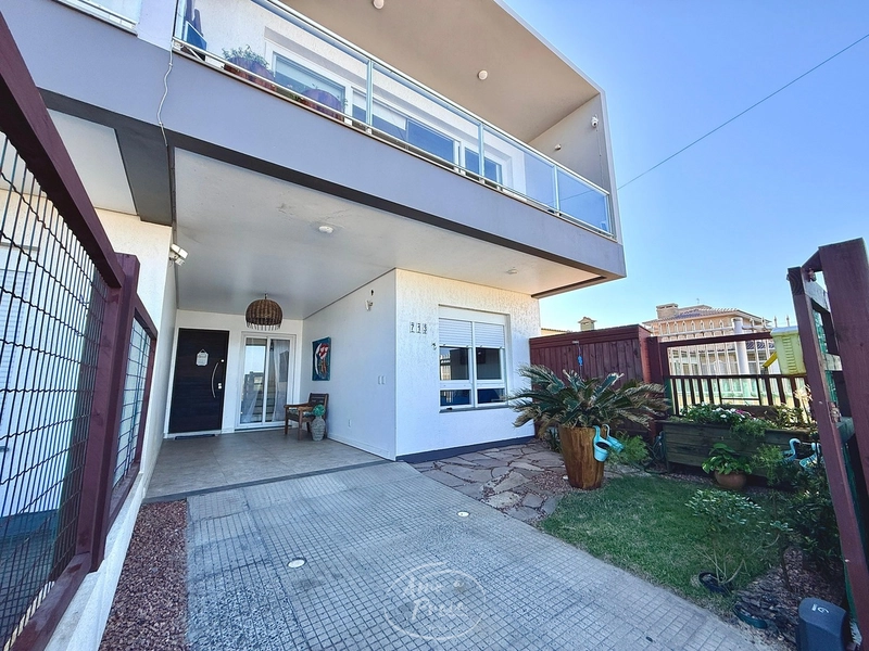 Casa Duplex à Beira-Mar em Rainha do Mar | 3 Dorm. | Vista para o Mar: 1ª foto da galeria de imagens do imóvel
