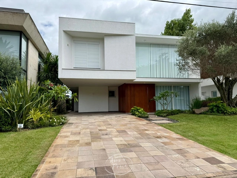 CASA NO CONDOMINIO ENSEADA