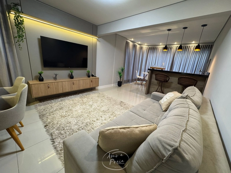 APARTAMENTO COM TERRAÇO GIGANTE – 2 MINUTOS DO MAR: 6ª foto da galeria de imagens do imóvel