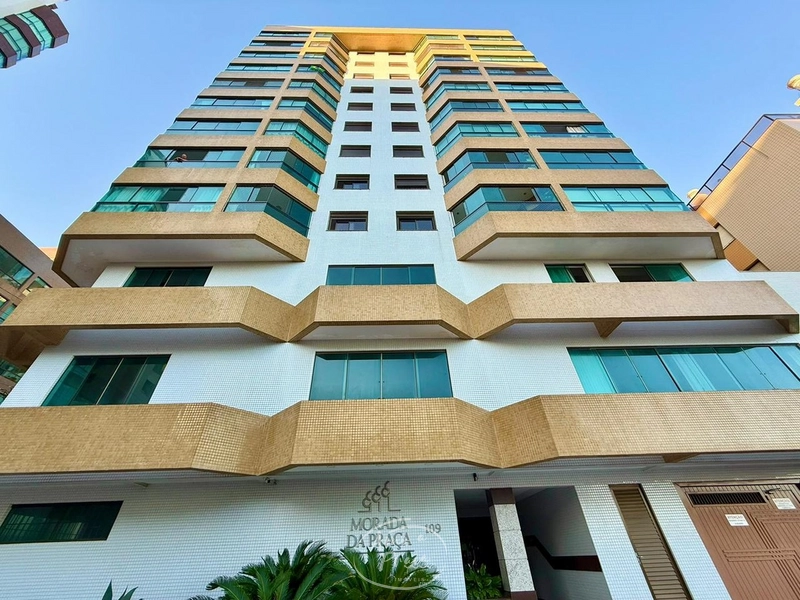 APARTAMENTO DIFERENCIADO À VENDA FRENTE PRAÇA