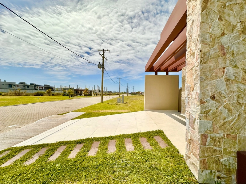 Casa térrea à venda no Condomínio Xangri-Lá Boulevard em Xangri-Lá: 3ª foto da galeria de imagens do imóvel