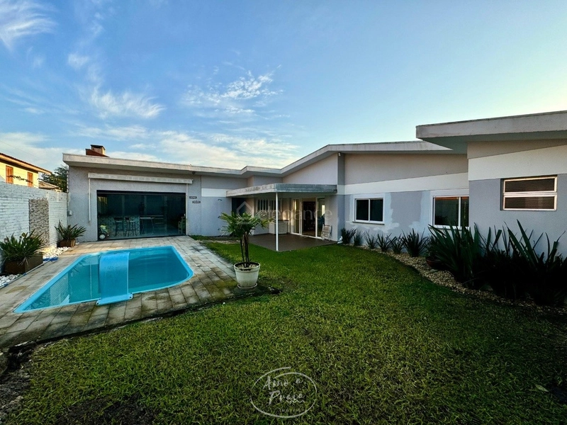 Casa com piscina à venda em Atlântida com 4 dormitórios: 8ª foto da galeria de imagens do imóvel
