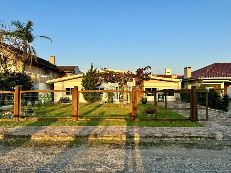 Casa com piscina à venda em Atlântida com 4 dormitórios: 6ª foto da galeria de imagens do imóvel