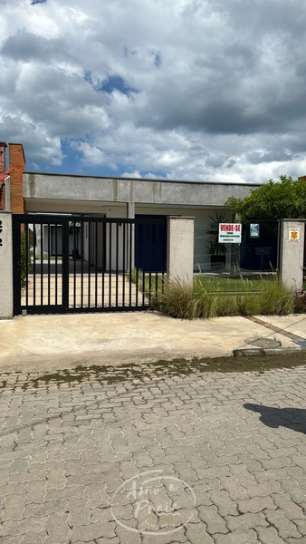 Casa retrofit mobiliada decorada a poucos metros do mar no Centro de X: 2ª foto da galeria de imagens do imóvel