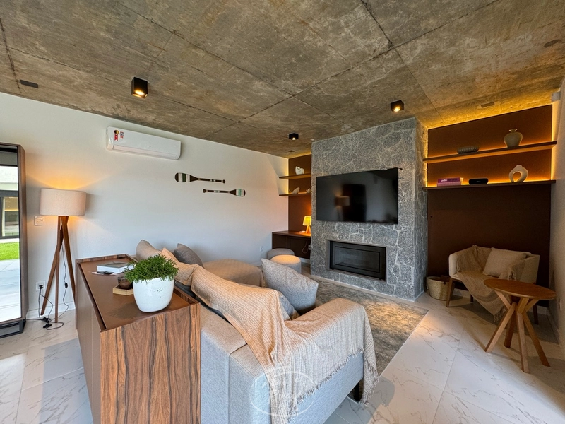 Casa retrofit mobiliada decorada a poucos metros do mar no Centro de X: 23ª foto da galeria de imagens do imóvel