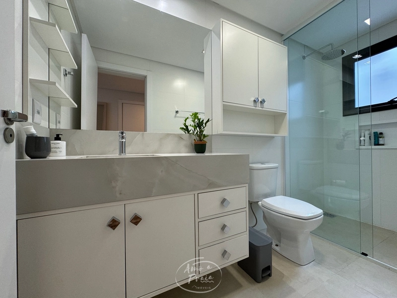 Casa retrofit mobiliada decorada a poucos metros do mar no Centro de X: 19ª foto da galeria de imagens do imóvel