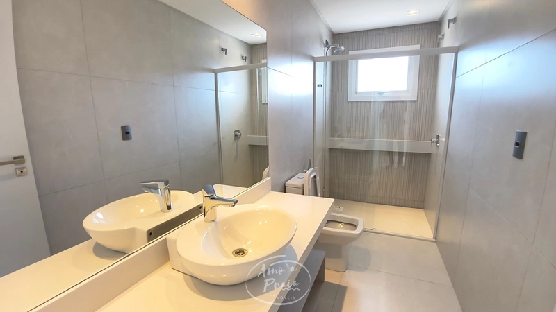 Sobrado à Venda em Xangri-Lá | 230m², 4 Suítes, Vista ente Lago: 5ª foto da galeria de imagens do imóvel