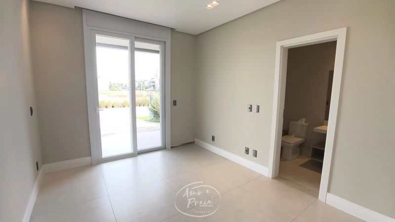 Sobrado à Venda em Xangri-Lá | 230m², 4 Suítes, Vista ente Lago: 16ª foto da galeria de imagens do imóvel