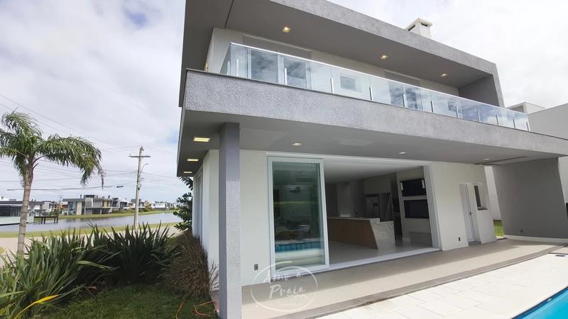 Sobrado à Venda em Xangri-Lá | 230m², 4 Suítes, Vista ente Lago: 18ª foto da galeria de imagens do imóvel