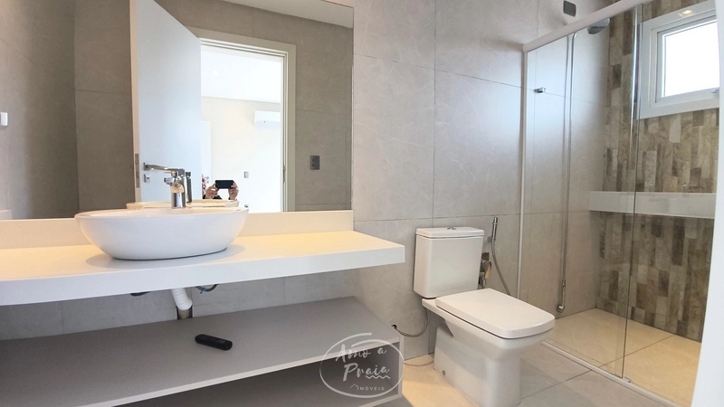 Sobrado à Venda em Xangri-Lá | 230m², 4 Suítes, Vista ente Lago: 7ª foto da galeria de imagens do imóvel