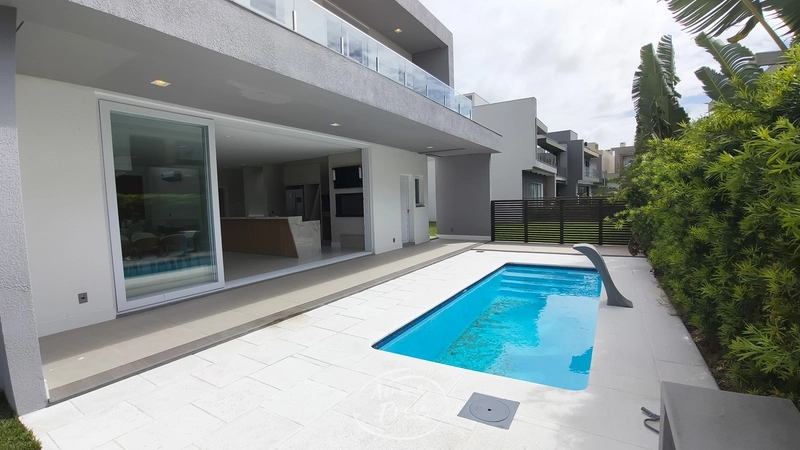 Sobrado à Venda em Xangri-Lá | 230m², 4 Suítes, Vista ente Lago: 17ª foto da galeria de imagens do imóvel