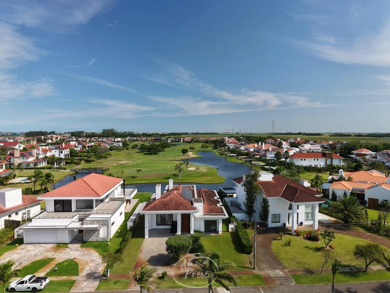 CASA NO CONDOMINIO VILLAGE: 2ª foto da galeria de imagens do imóvel