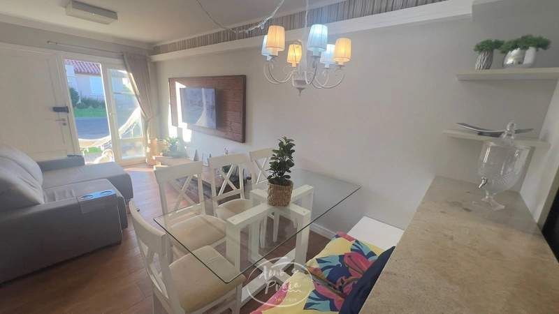 Casa Mobiliada à Venda no Condomínio Casa Hermosa: 2ª foto da galeria de imagens do imóvel