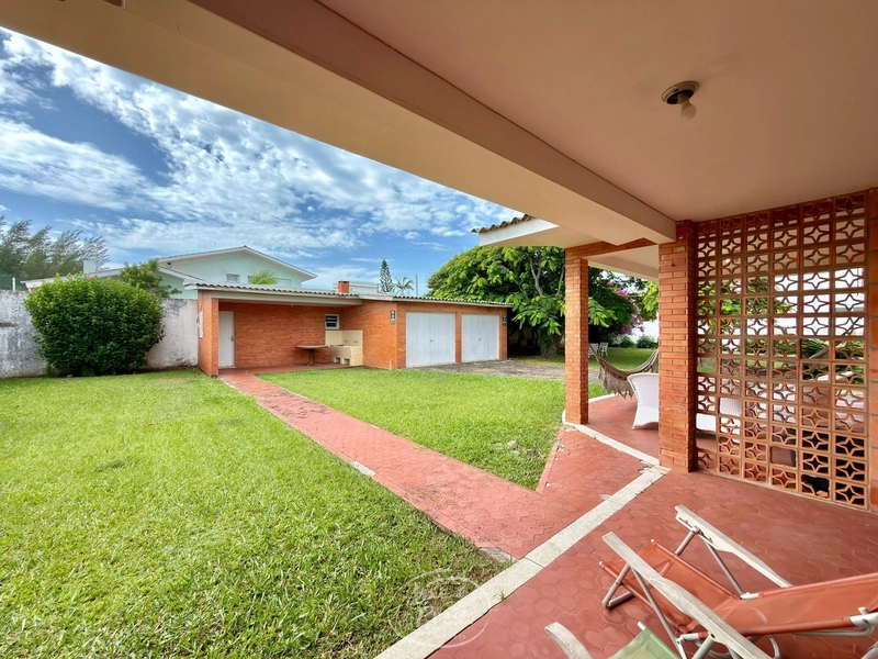 CASA EM ATLÂNTIDA COM DOIS TERRENOS: 15ª foto da galeria de imagens do imóvel