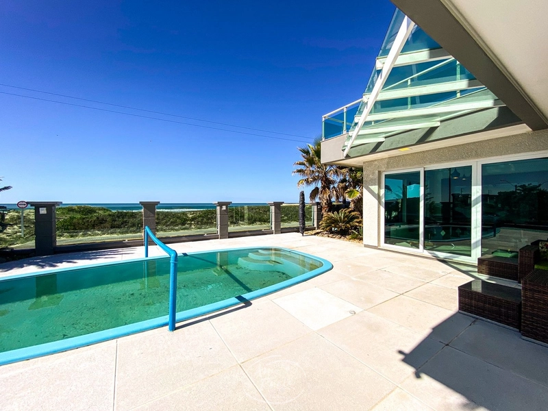 Mansão de esquina a beira mar, com vista exclusiva.: 2ª foto da galeria de imagens do imóvel