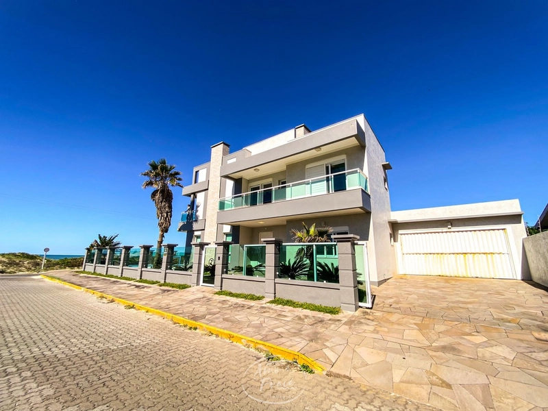 Mansão de esquina a beira mar, com vista exclusiva.: 1ª foto da galeria de imagens do imóvel