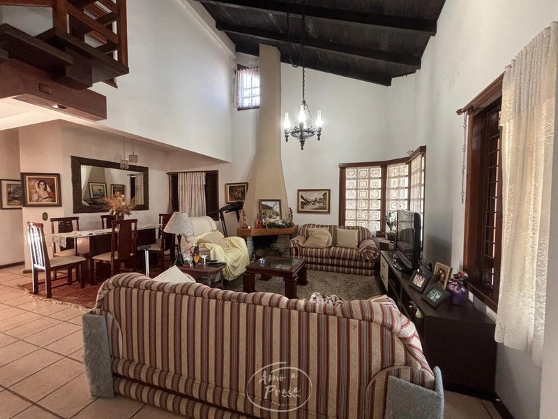 CASA EM XANGRI-LA: 3ª foto da galeria de imagens do imóvel