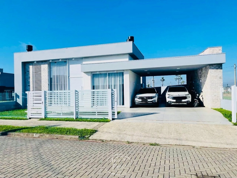Casa mobiliada com 3 suítes e piscina: 1ª foto da galeria de imagens do imóvel