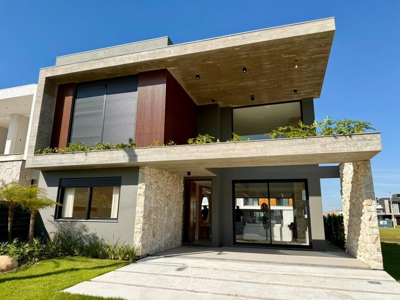 *Excelente Sobrado beira lago*: 2ª foto da galeria de imagens do imóvel