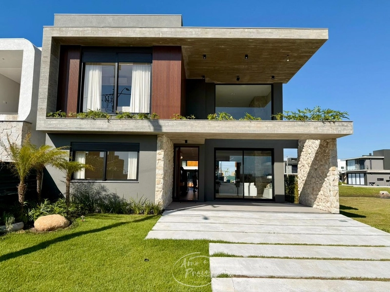 *Excelente Sobrado beira lago*: 1ª foto da galeria de imagens do imóvel