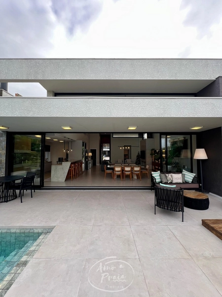 Casa térrea com 4 suítes no Condomínio Enseada: 1ª foto da galeria de imagens do imóvel