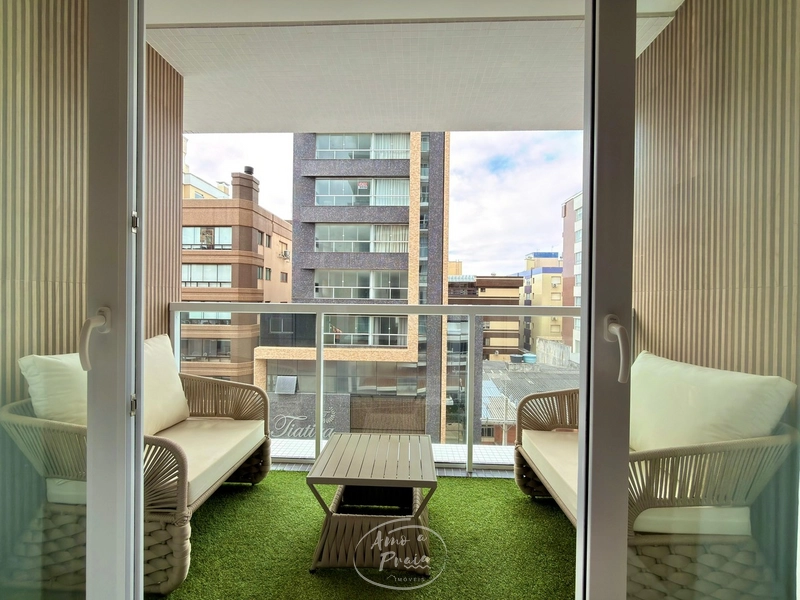 UMA QUADRA DO MAR, FRENTE LESTE: 9ª foto da galeria de imagens do imóvel